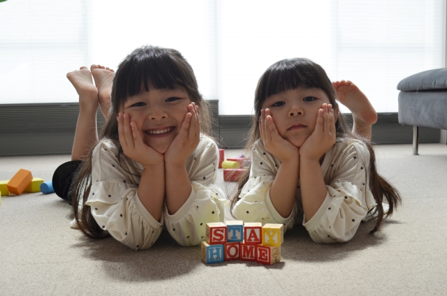 英語学習を楽しむ子どもたち